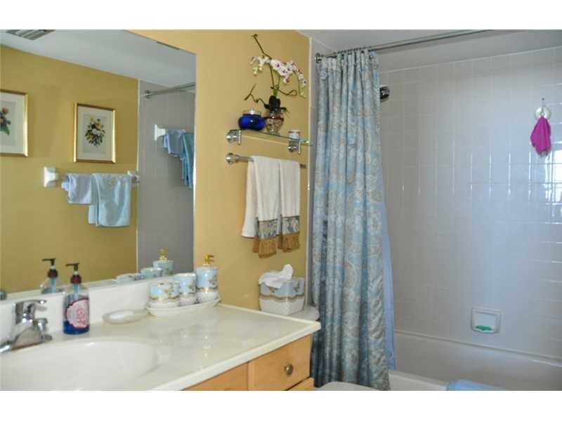 Lake Emerald #7 Condo - Residential Lease