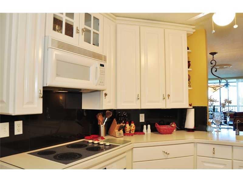 Lake Emerald #7 Condo - Residential Lease