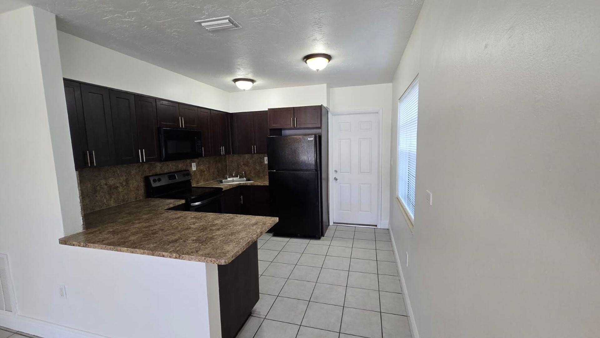 SUN LAND PARK - Residential Lease