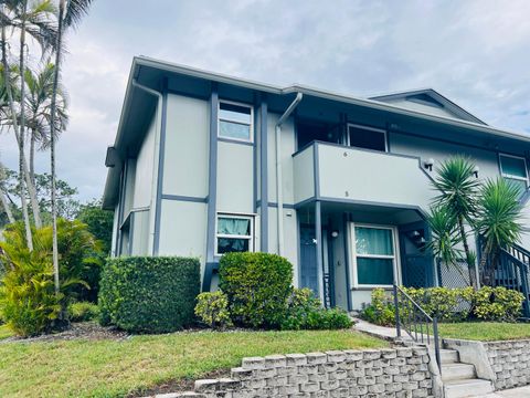 Photo of 8388 SE Croft Circle #6, Hobe Sound, FL 33455 (MLS # R11160443)