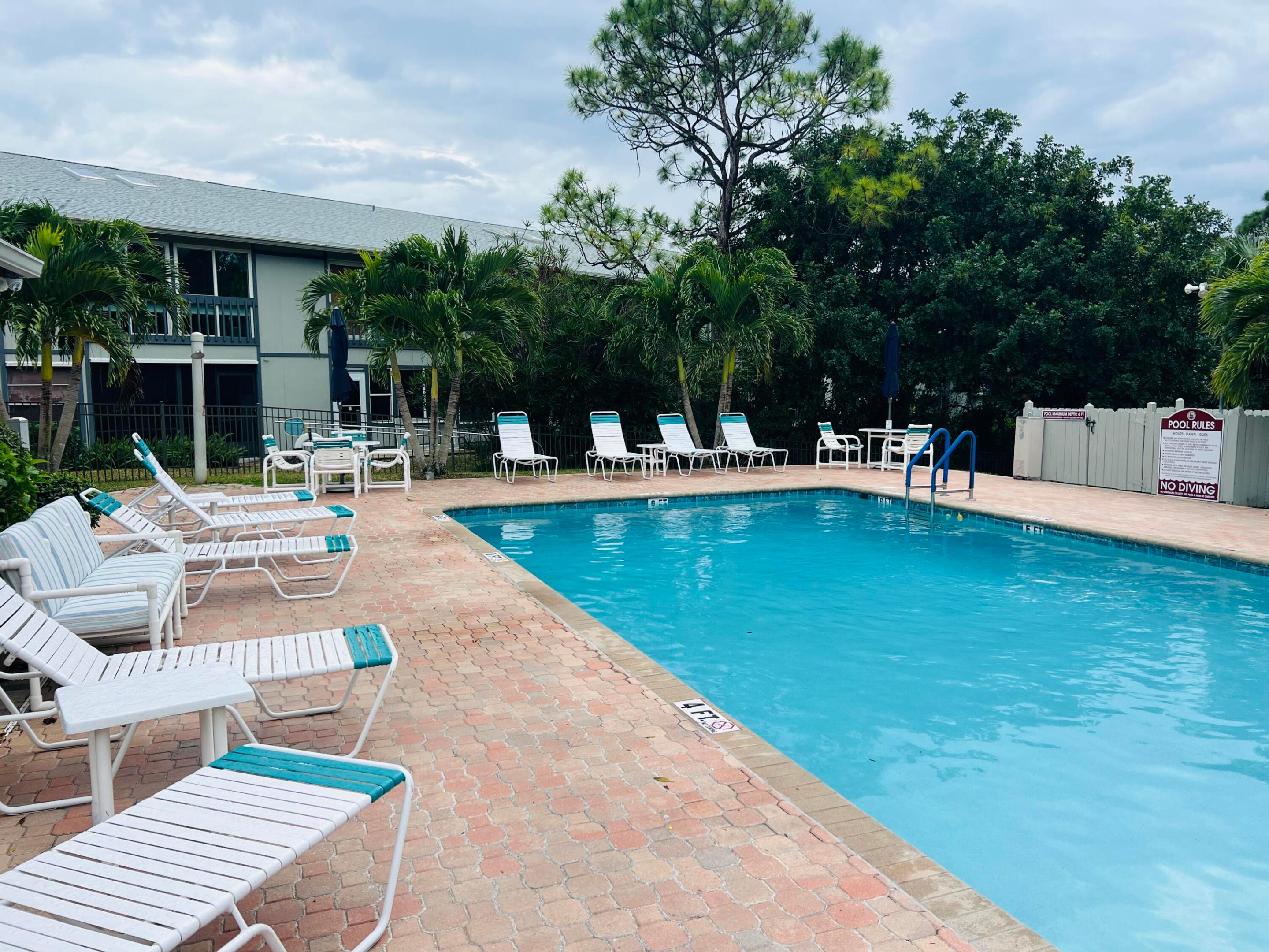 PINECROFT CONDO - Residential