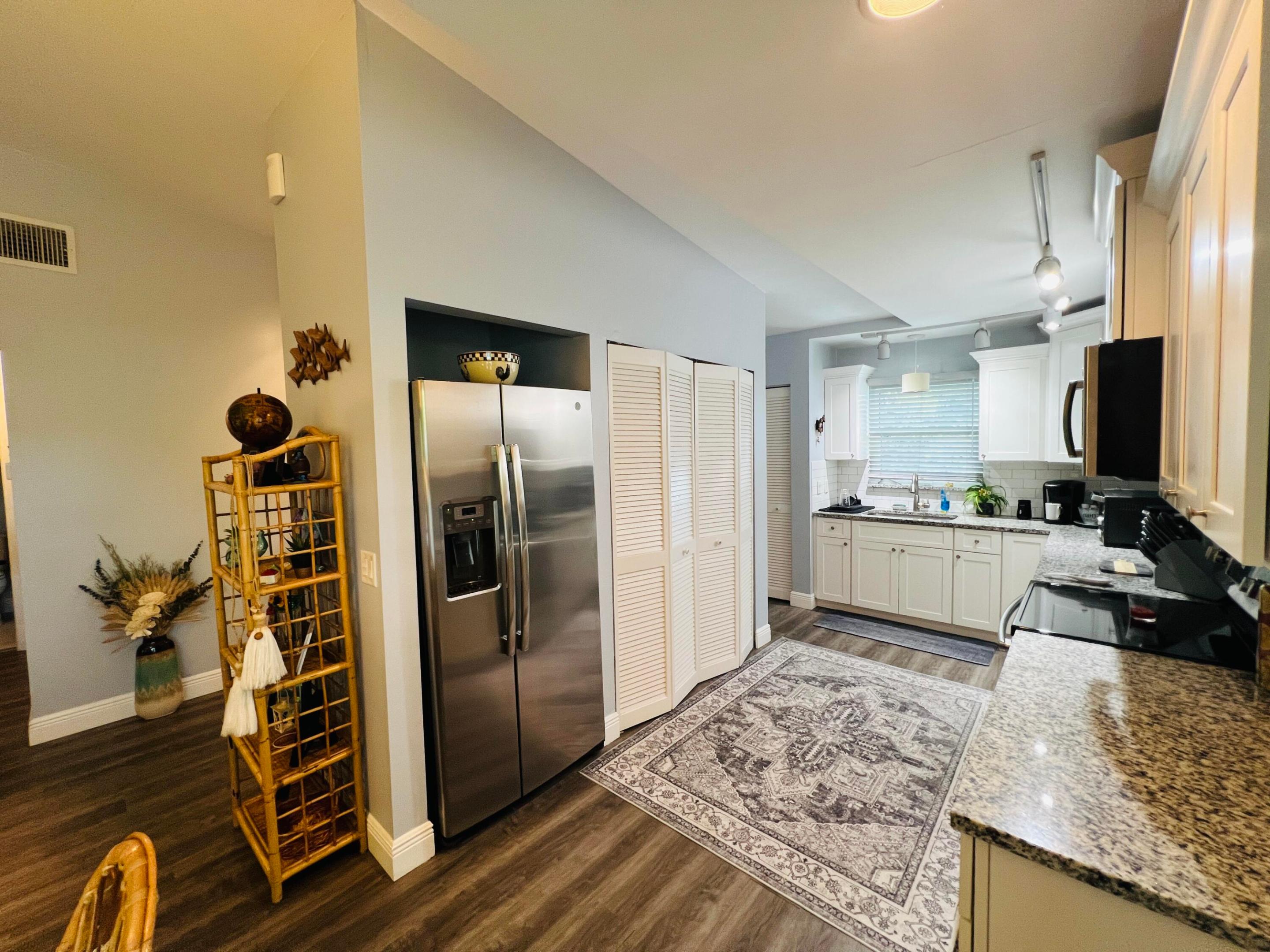 PINECROFT CONDO - Residential