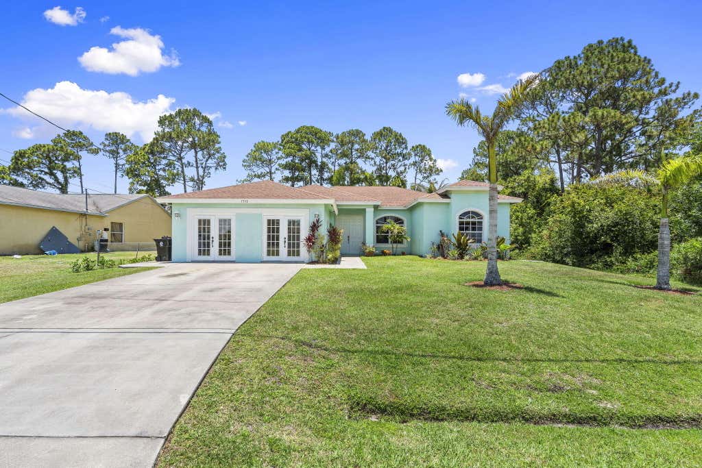 Photo of 1752 SW Bonfire Terrace, Port Saint Lucie, FL 34953 (MLS # B26043251)