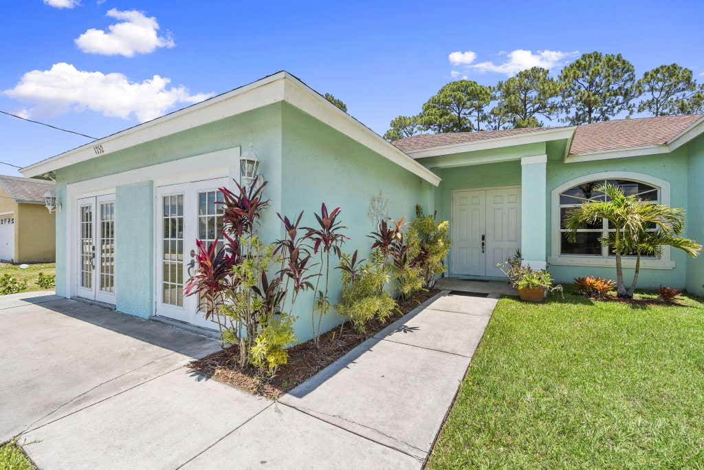 Photo of 1752 SW Bonfire Terrace, Port Saint Lucie, FL 34953 (MLS # B26043251)