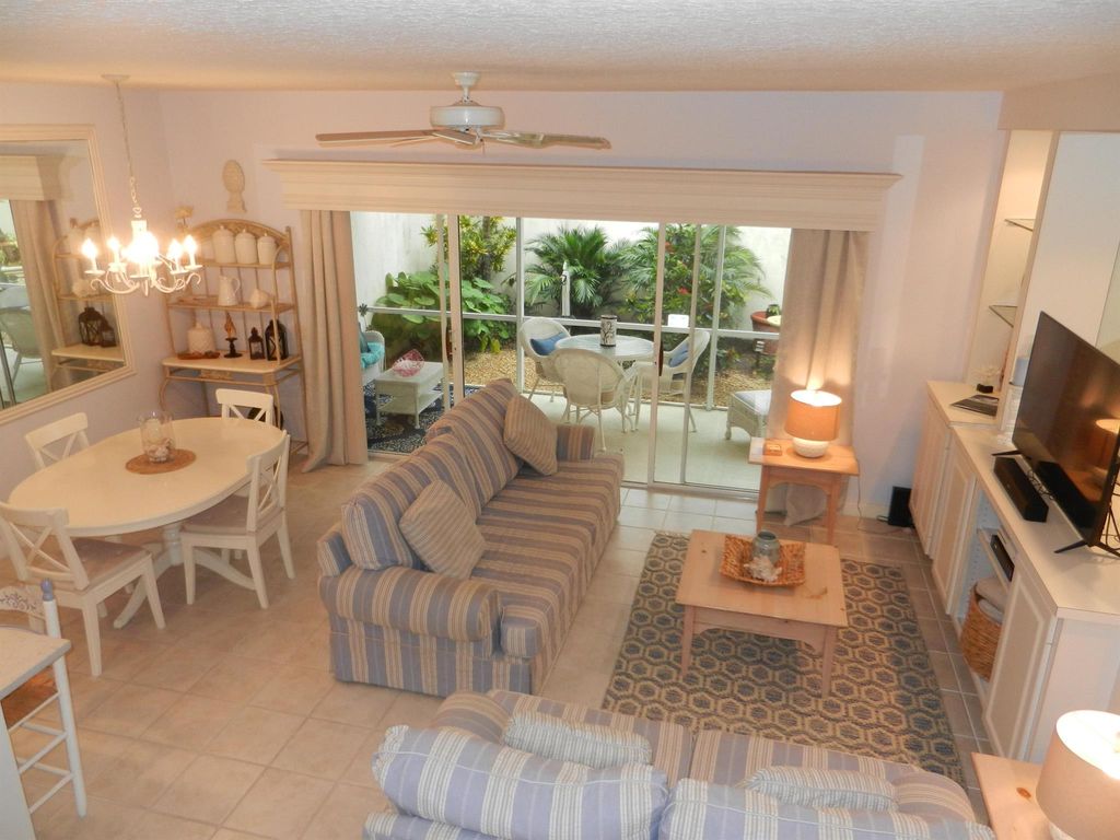 Photo of 72 Laurel Oaks Circle, Tequesta, FL 33469 (MLS # R11014729)