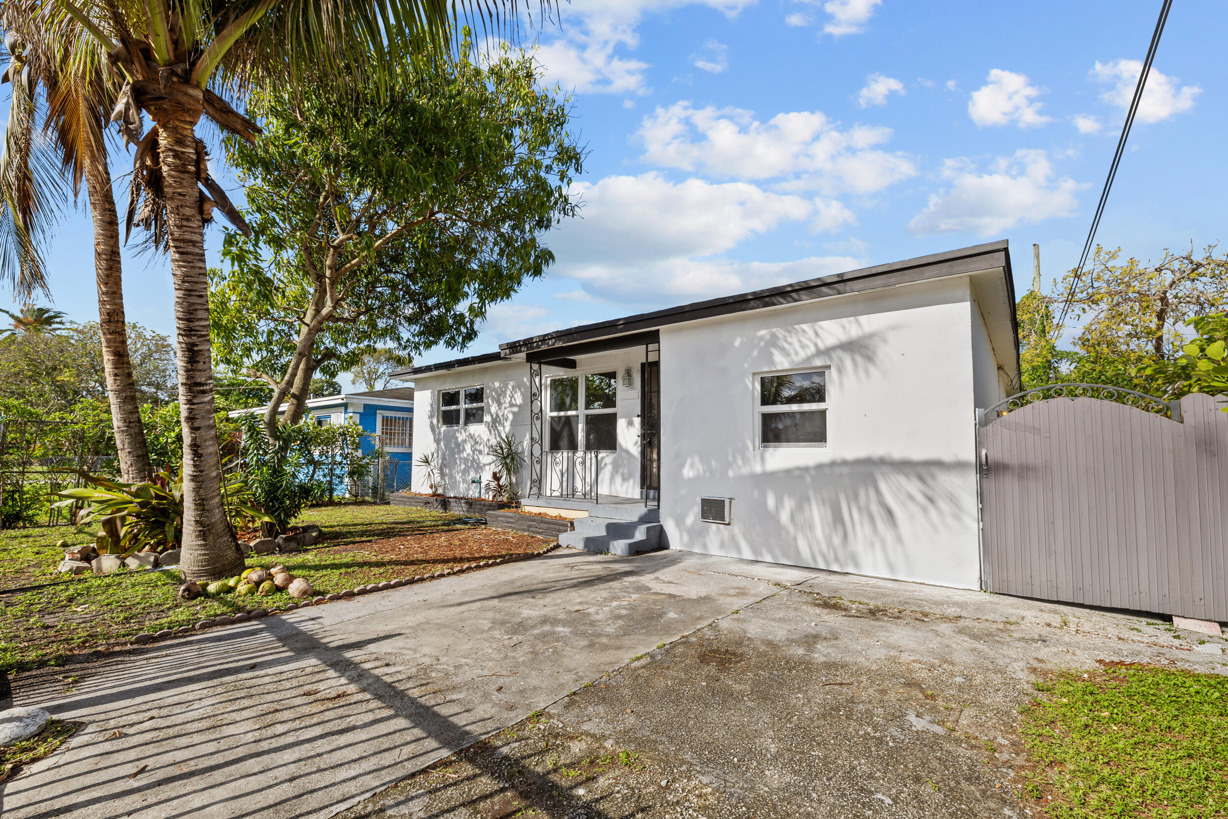 11610 NW 11th Avenue