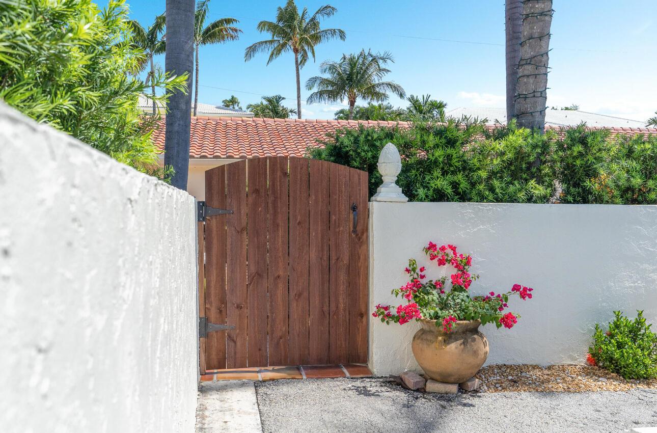 PALM BEACH SHORE ACRES - Residential Lease