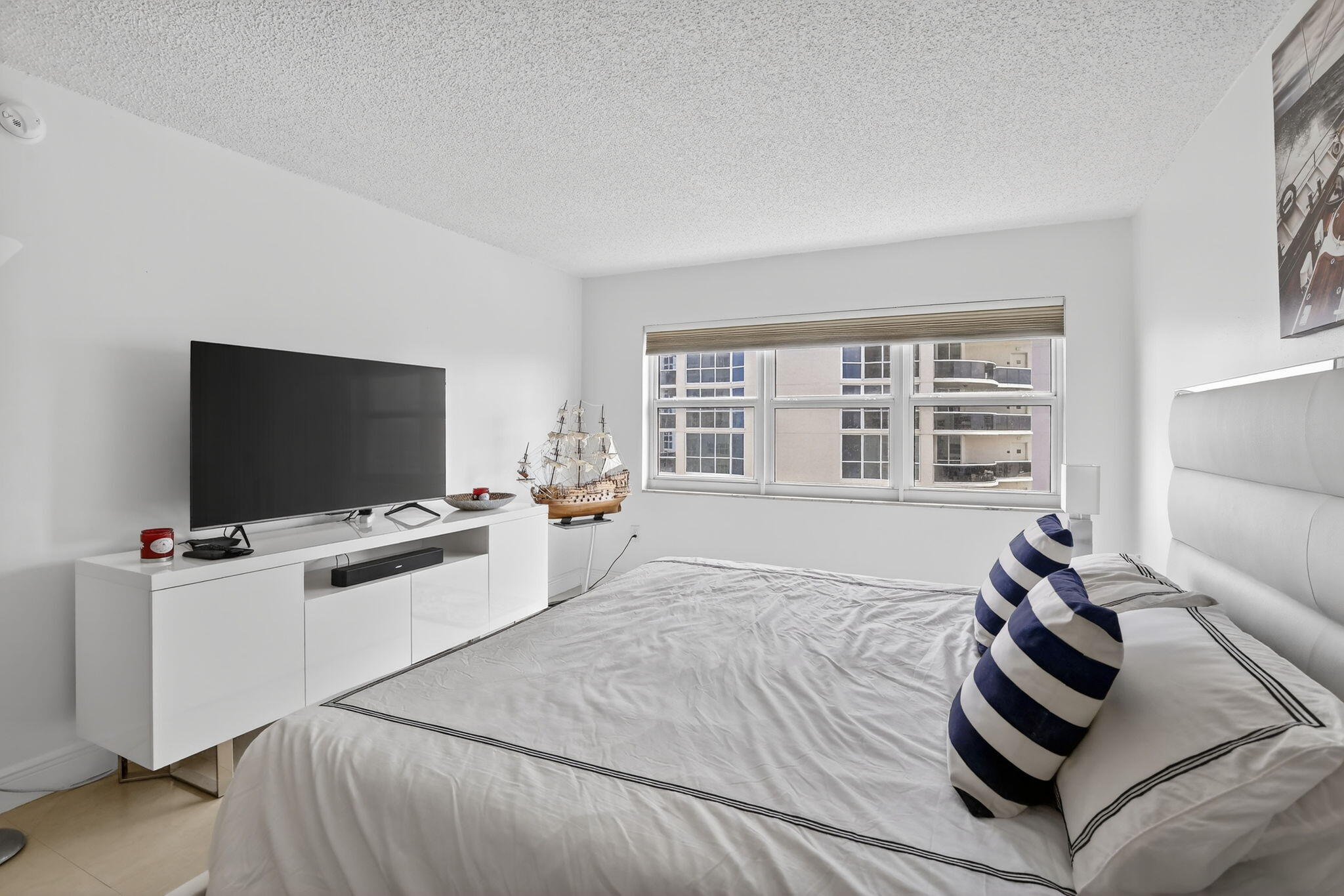 SOUTHPOINT CONDO - Residential