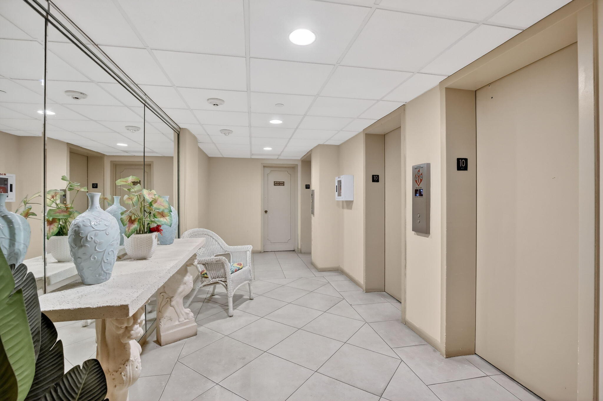 SOUTHPOINT CONDO - Residential