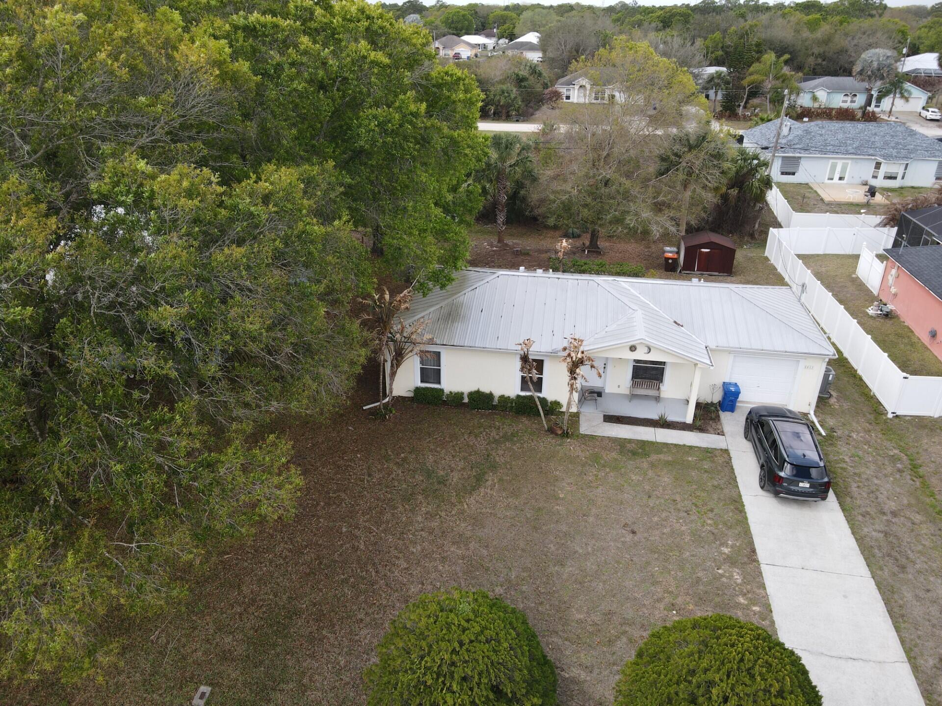 VERO LAKE ESTATES UNIT Q - Residential