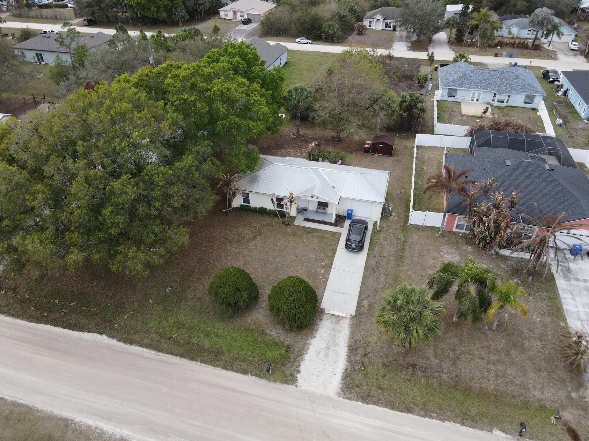 VERO LAKE ESTATES UNIT Q - Residential