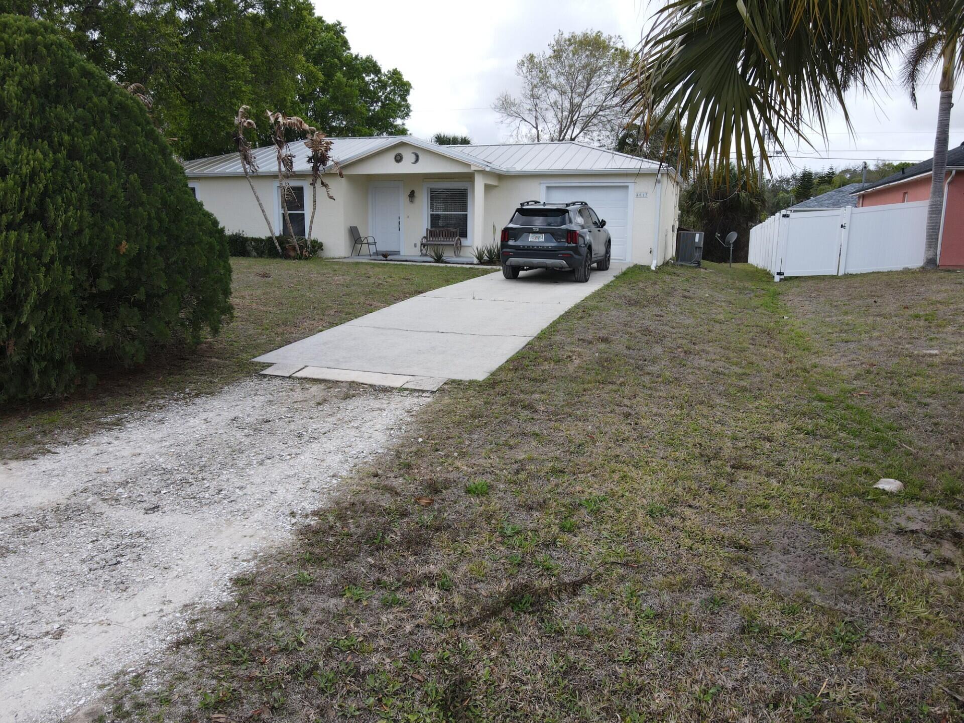 VERO LAKE ESTATES UNIT Q - Residential