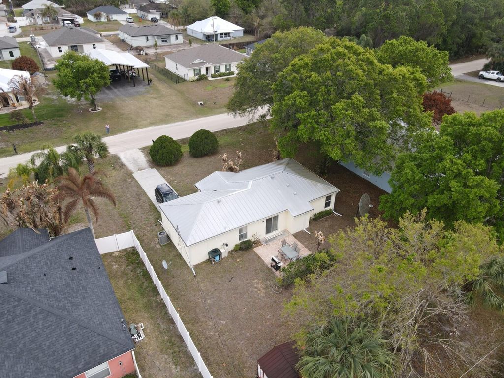 Photo of 8015 104th Avenue, Vero Beach, FL 32967 (MLS # R11168971)