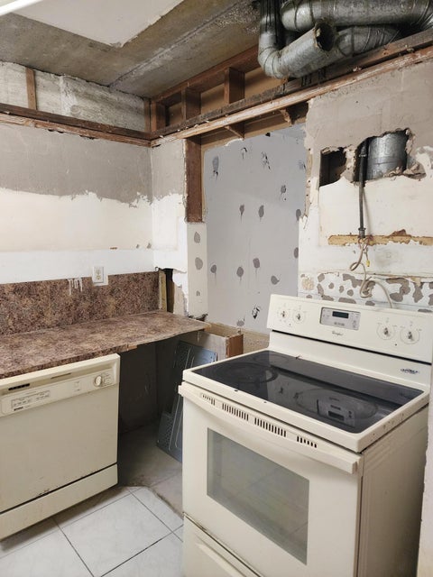Tiny photo for 2301 NE 14th St Causeway #305e, Pompano Beach, FL 33062 (MLS # B26049259)