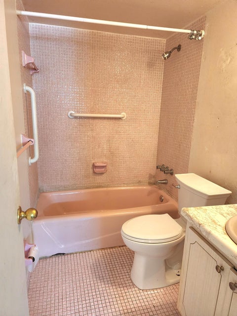 Tiny photo for 2301 NE 14th St Causeway #305e, Pompano Beach, FL 33062 (MLS # B26049259)
