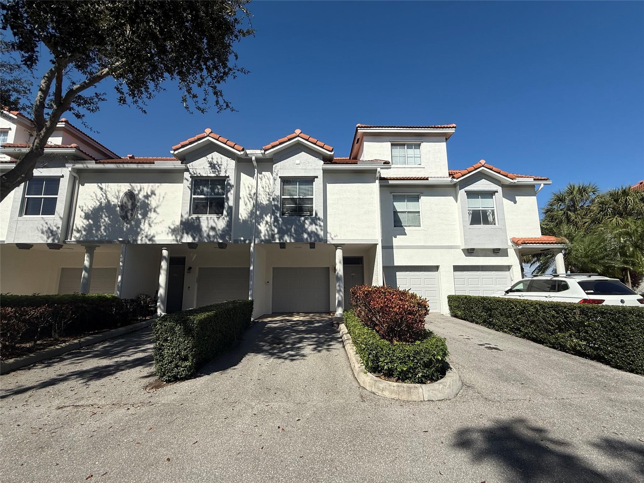 2048 Alta Meadows Ln 2008