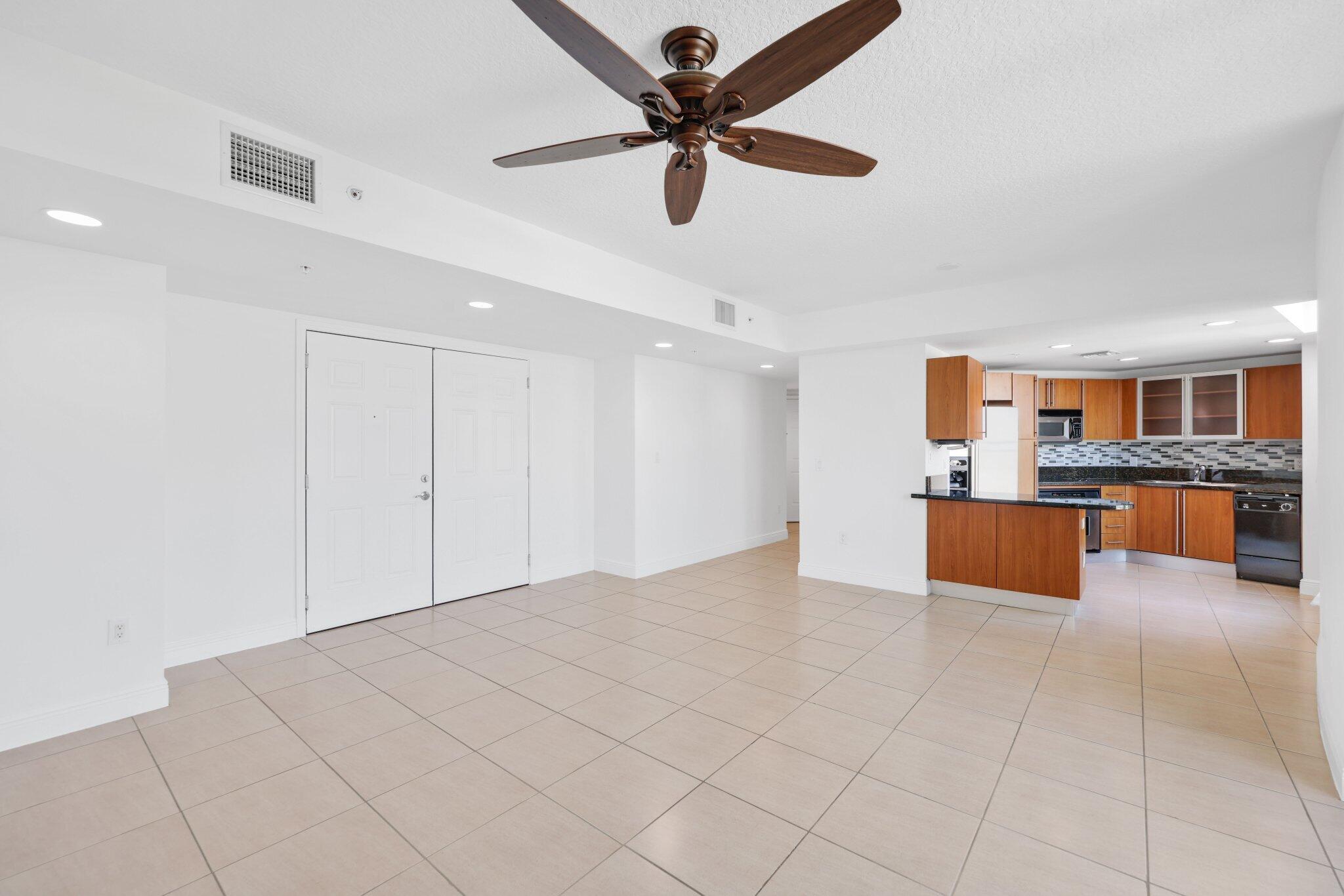 610 Clematis Street 512