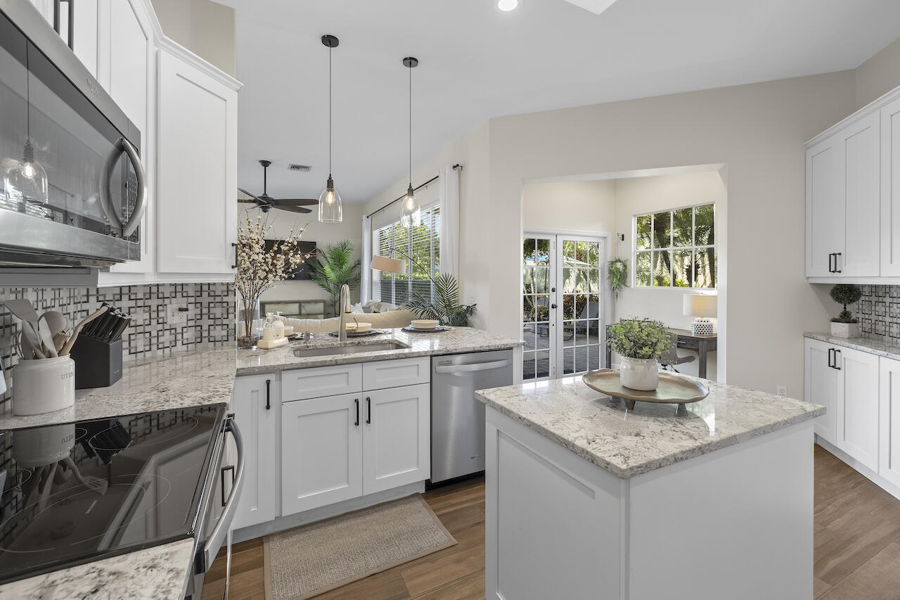 EMERALD FOREST OF WELLINGTON - Residential Lease