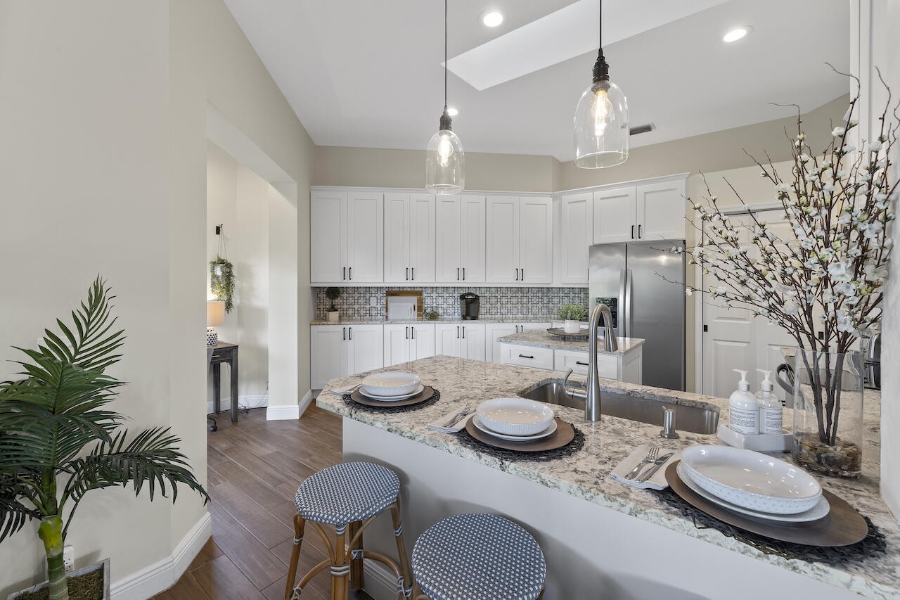 EMERALD FOREST OF WELLINGTON - Residential Lease