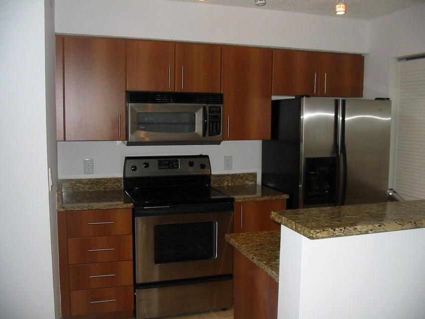very nice recently remodeled unit within very good community.closeto all attractions. linton blvd, atlantic avenue, beaches and 2 minutes drive to 95unit will ve delivered as after current tenant leaves and owner will refresh the unit.
