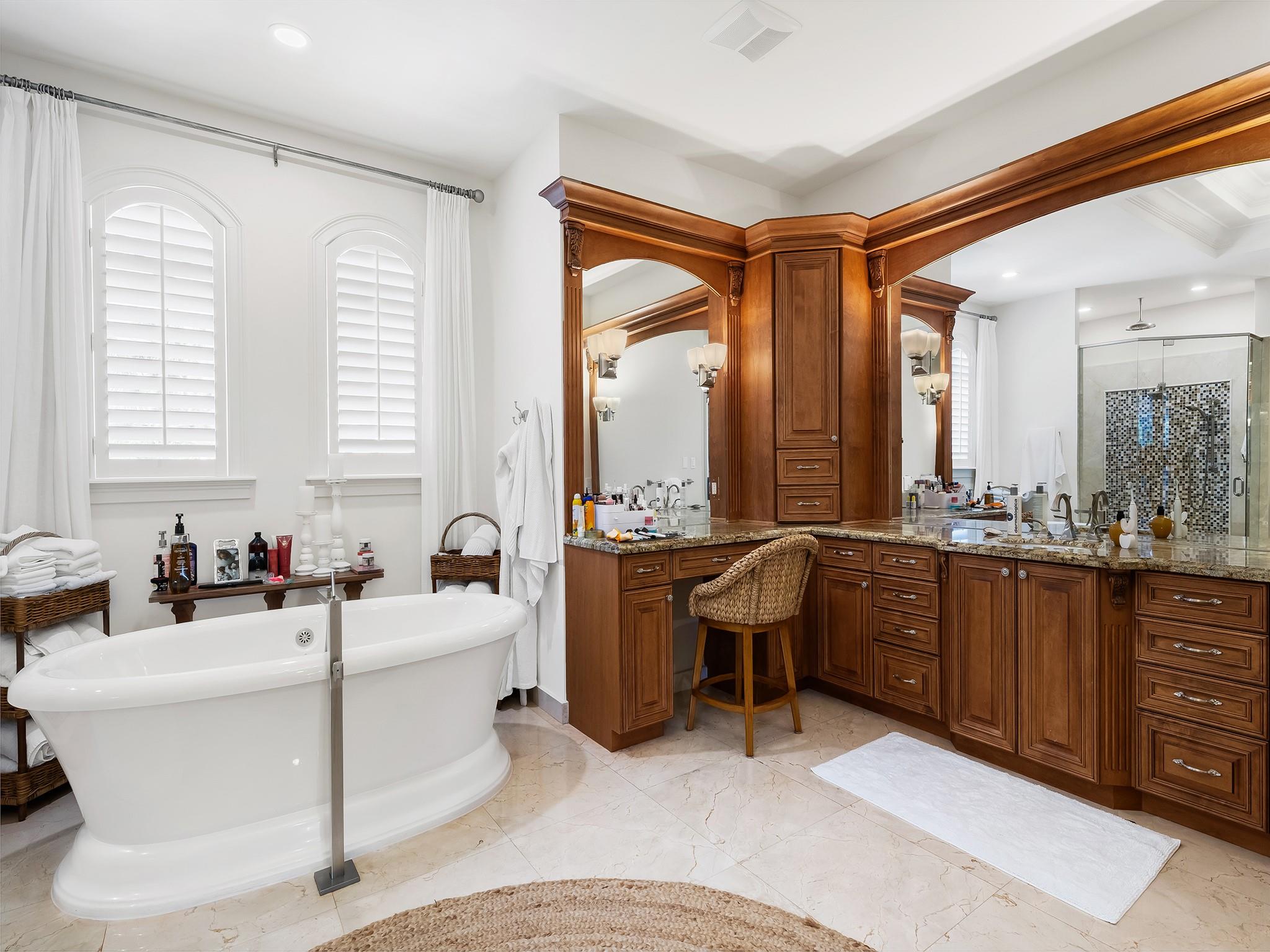 LIGHTHOUSE POINT 5TH SEC 39-25 - Residential