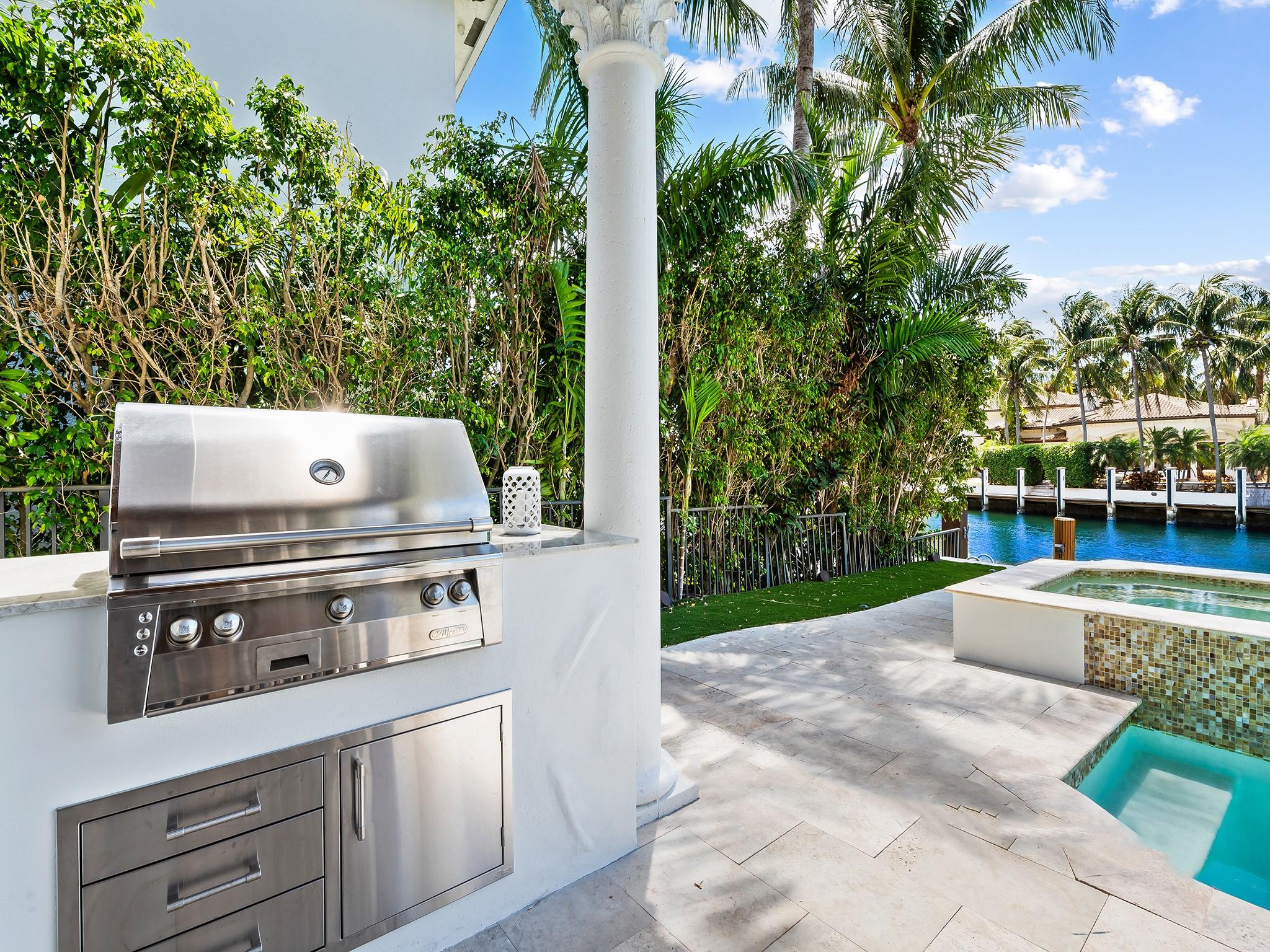 LIGHTHOUSE POINT 5TH SEC 39-25 - Residential