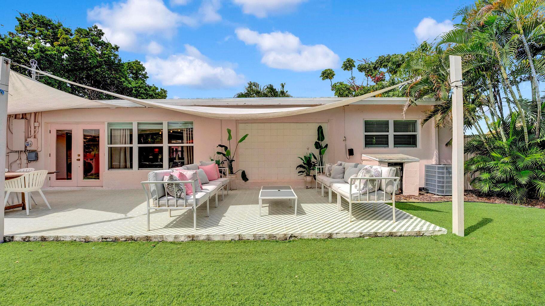 2600 NE 30th Street