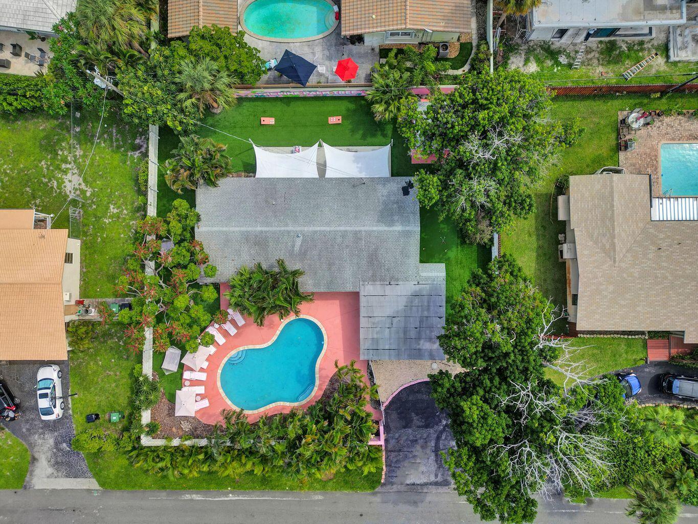 2600 NE 30th Street