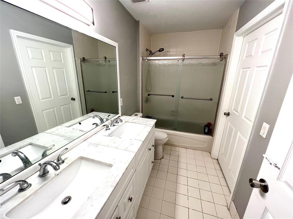 UNIVERSITY PARC RESIDENCES CONDO - Residential