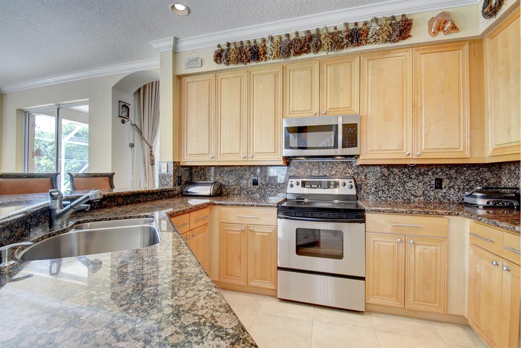 THE SHORES - Residential