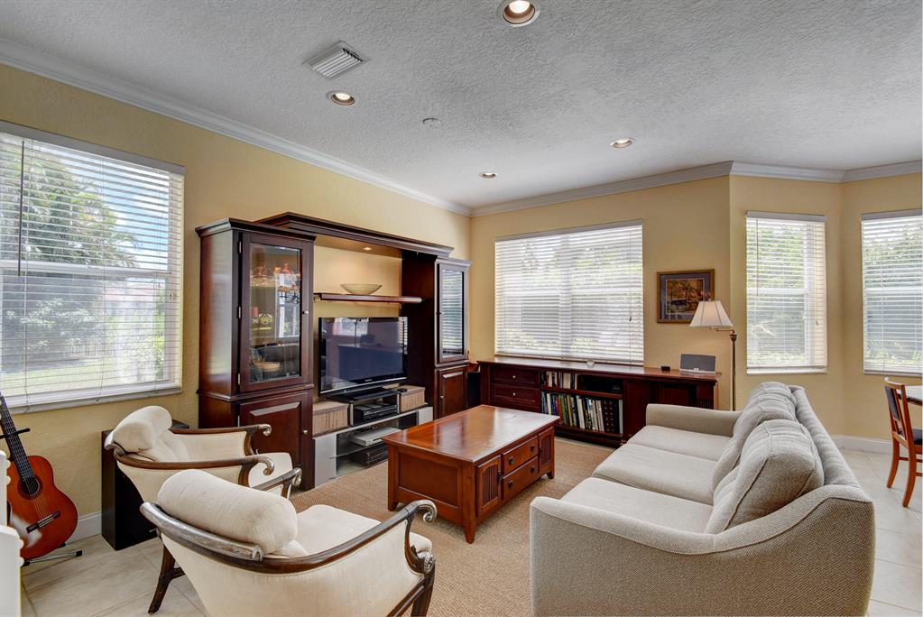 THE SHORES - Residential