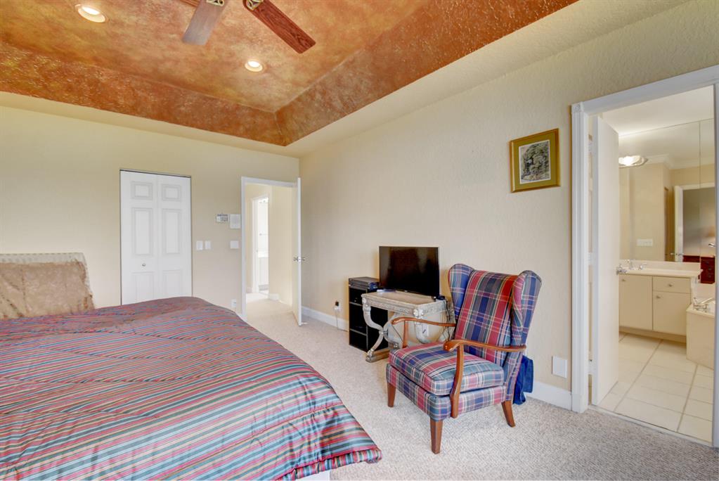 THE SHORES - Residential