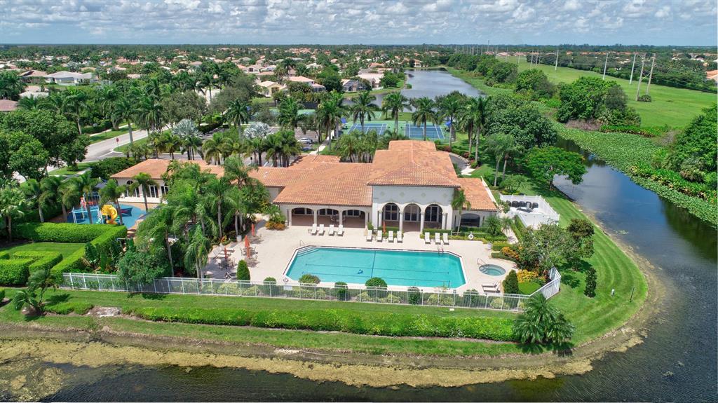 THE SHORES - Residential