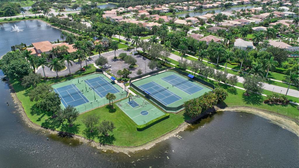 THE SHORES - Residential