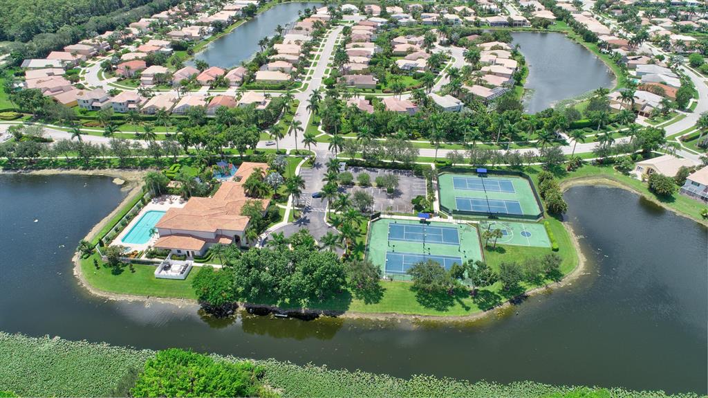 THE SHORES - Residential