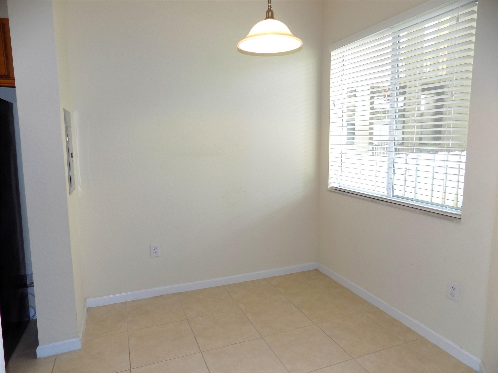 3500 Oaks Clubhouse Dr 104