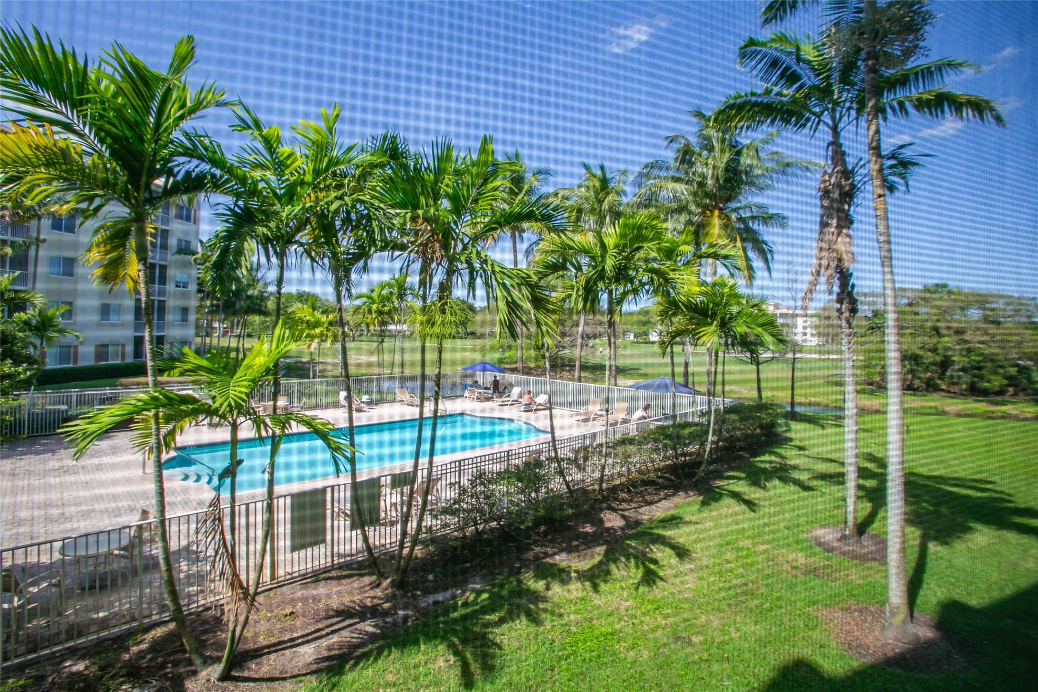 3500 Oaks Clubhouse Dr 104