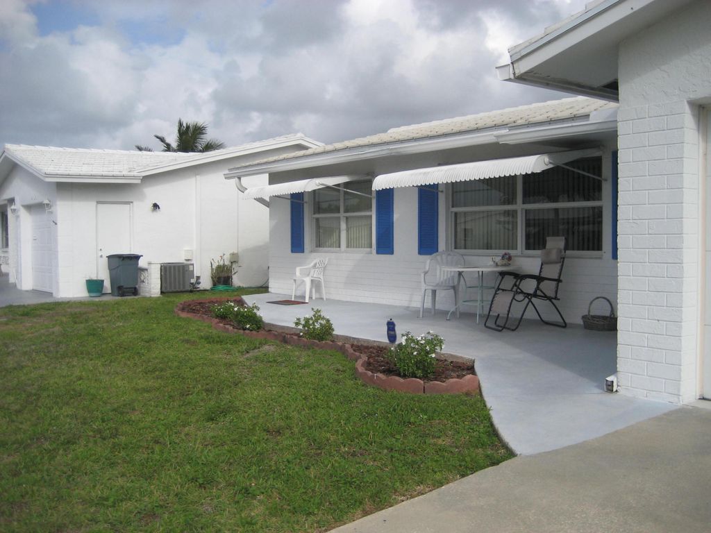 Photo of 2108 SW 15th Street SW, Boynton Beach, FL 33426 (MLS # B26009635)