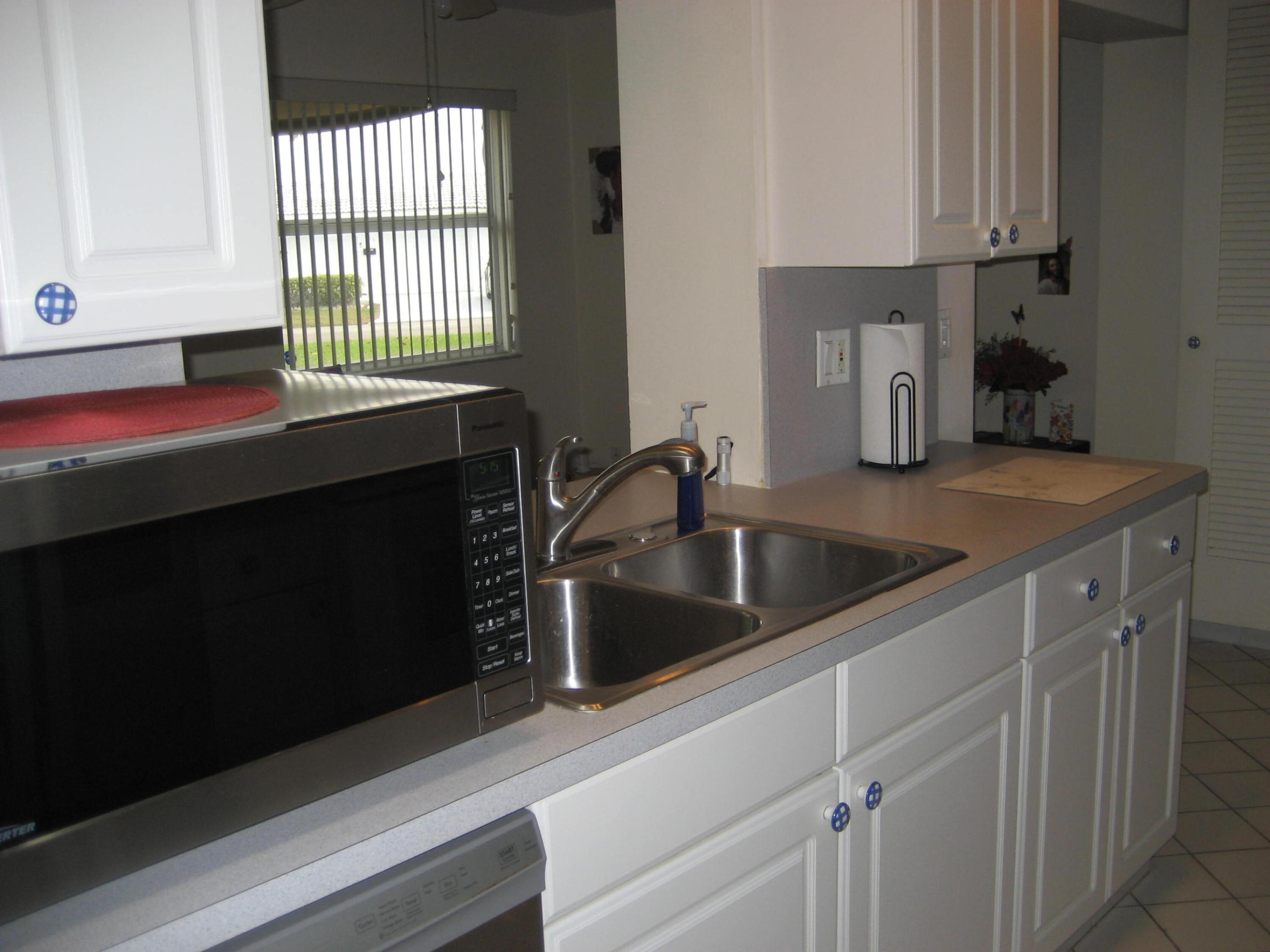 PALM BEACH LEISUREVILLE SEC 10 - Residential