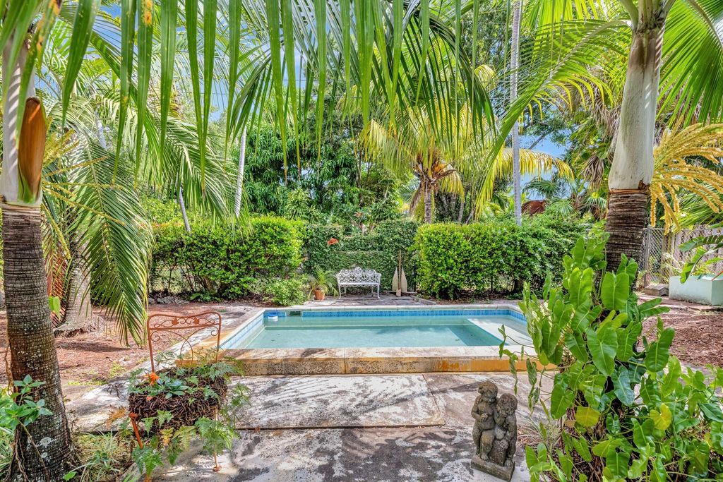 Photo of 829 SW 19th St, Fort Lauderdale, FL 33315 (MLS # F10505730)