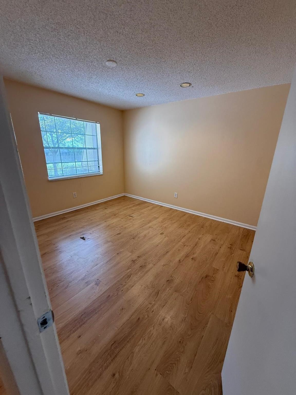 Grenadier Lakes At Welleb - Residential Lease