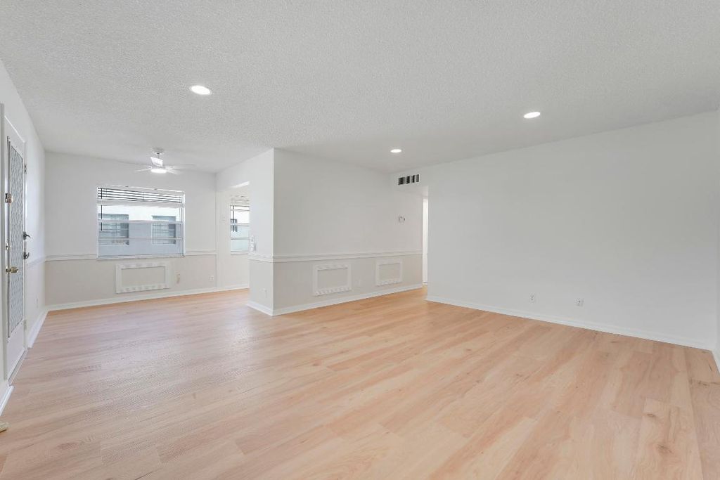 Photo of 332 Flanders G, Delray Beach, FL 33484 (MLS # R11142294)