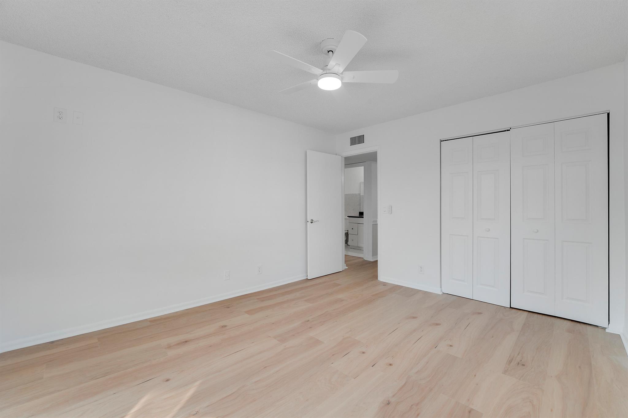 KINGS POINT FLANDERS COND - Residential