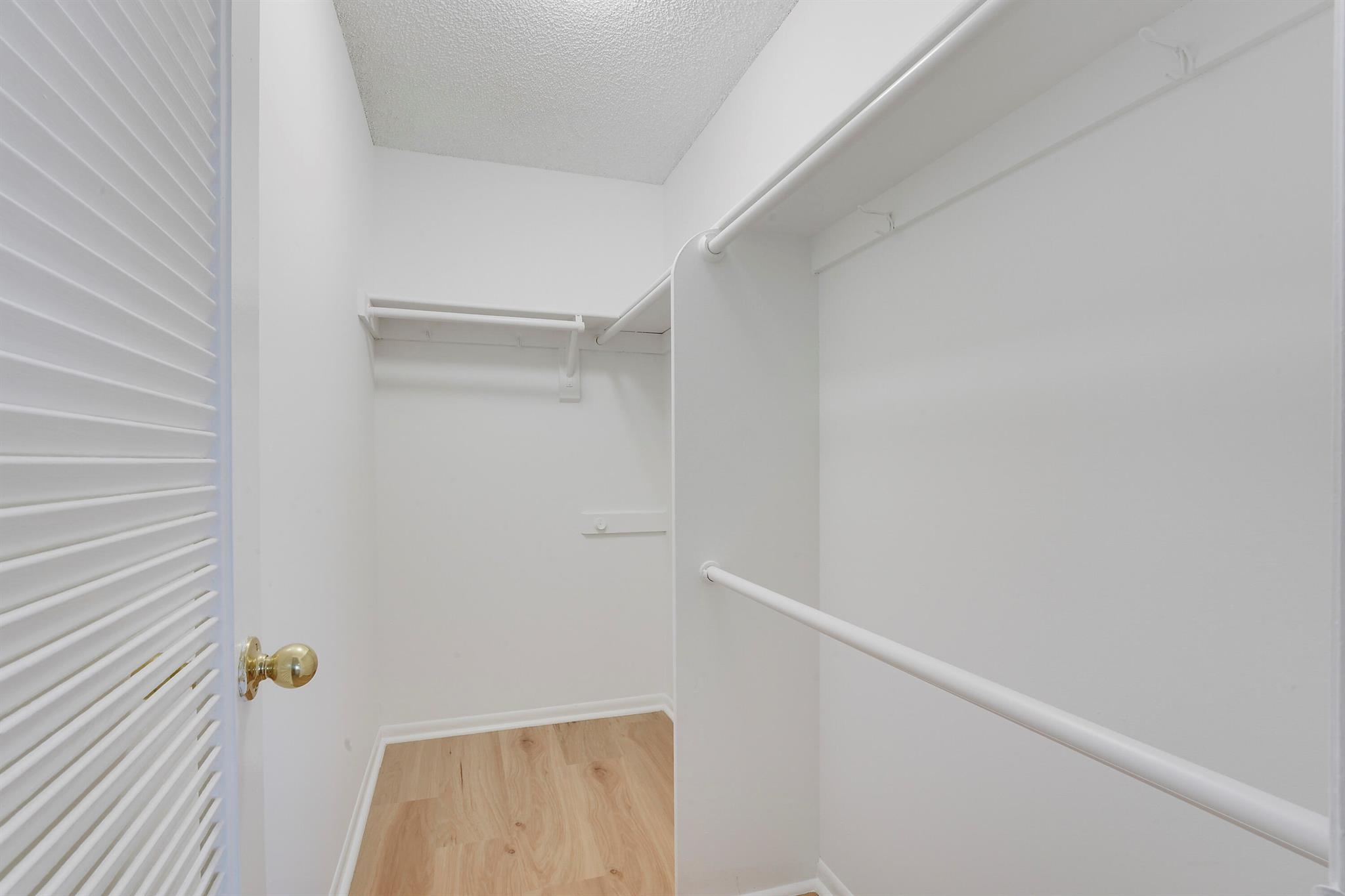 KINGS POINT FLANDERS COND - Residential