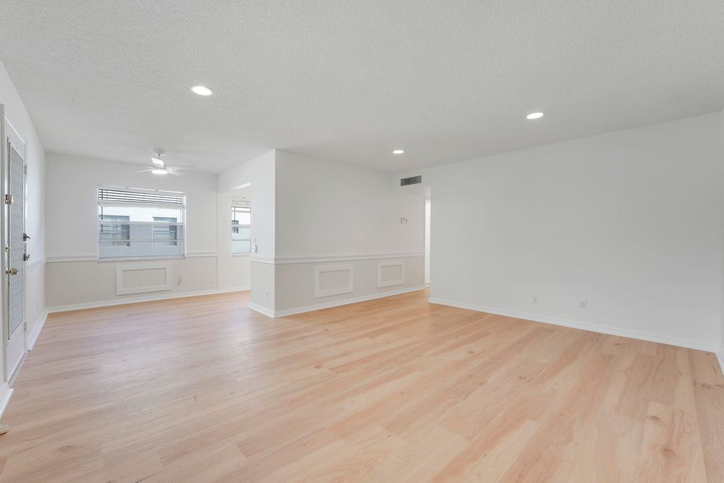 Photo of 332 Flanders G, Delray Beach, FL 33484 (MLS # R11142294)