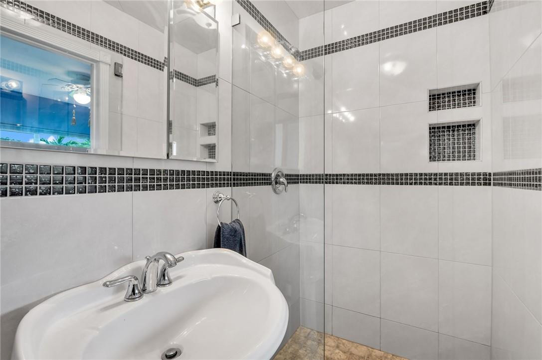 Hillbrook 30-4 B - Residential