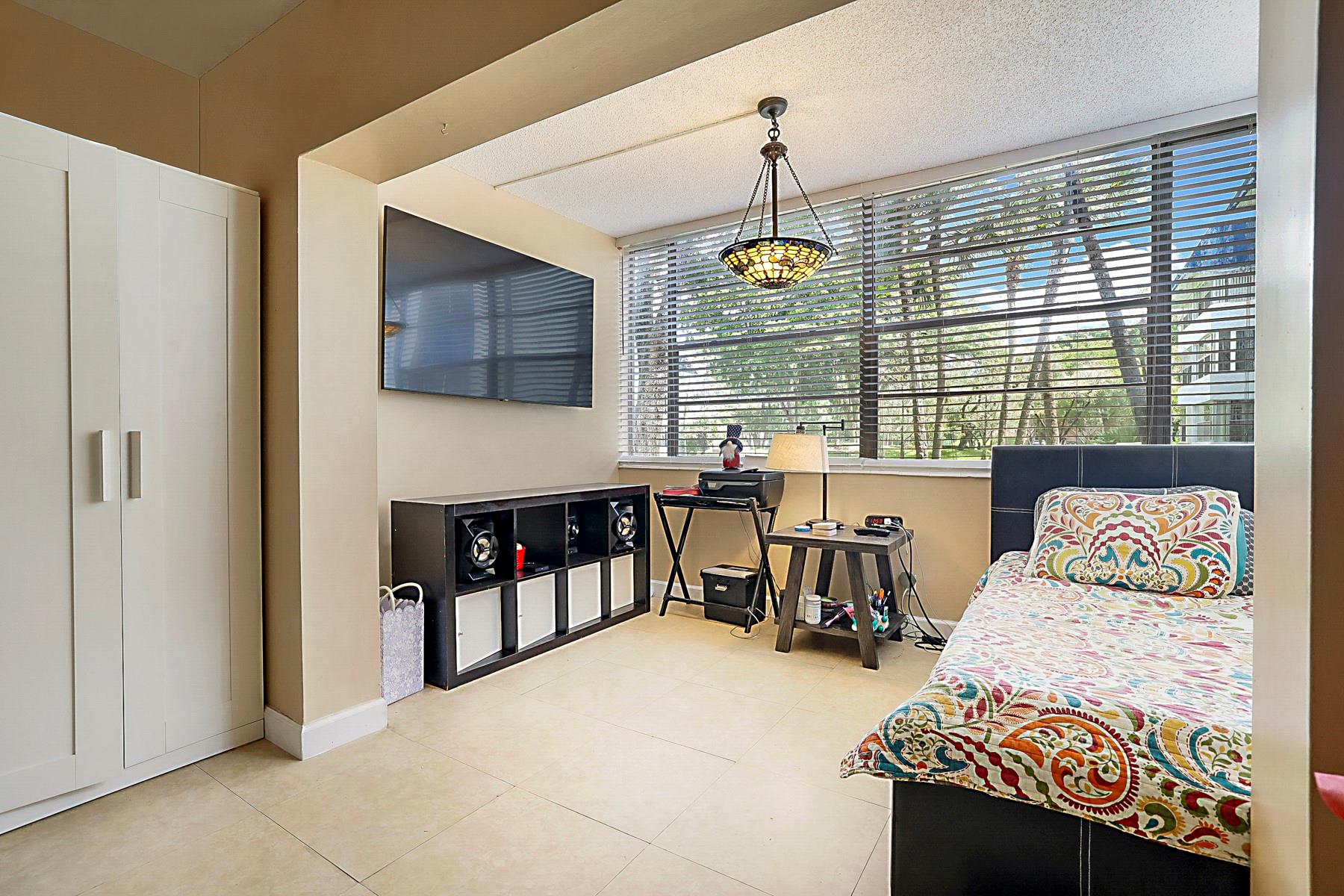 Holiday Springs - Residential