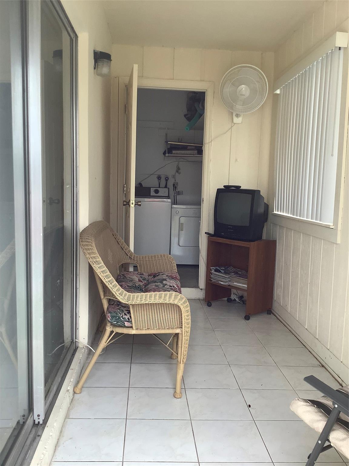 BURGUNDY - Residential