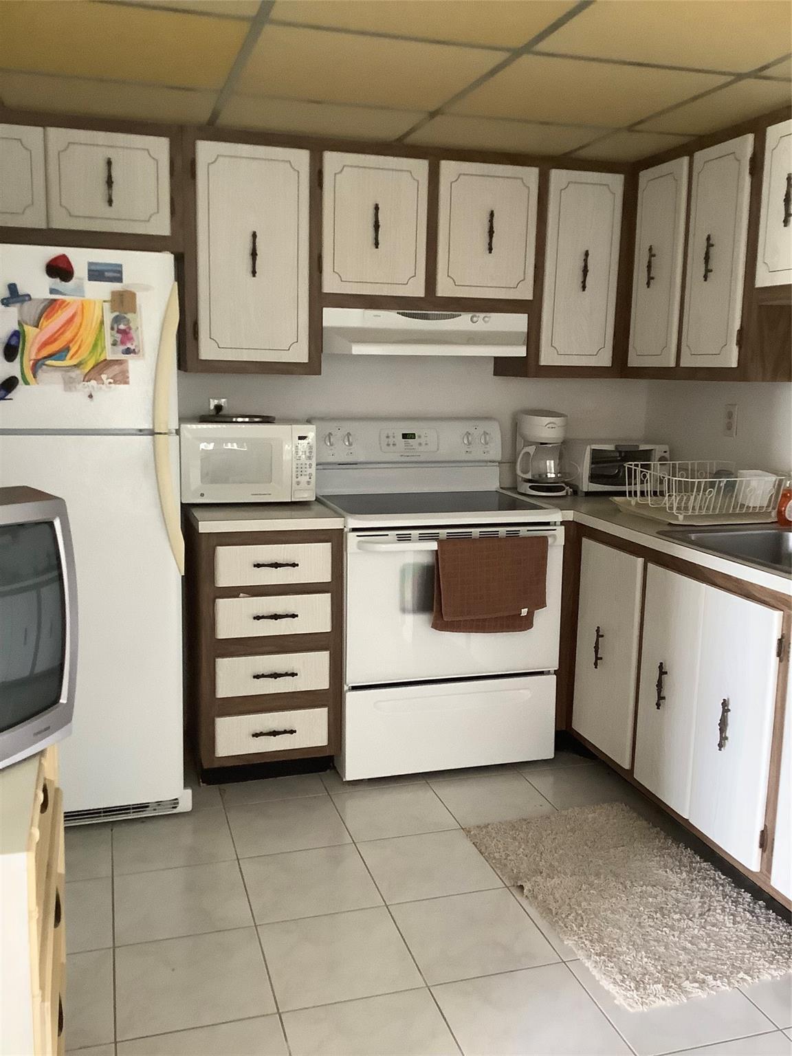 BURGUNDY - Residential