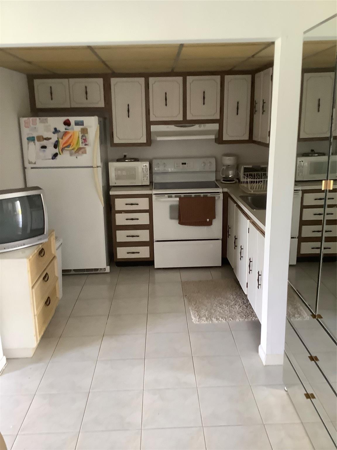 BURGUNDY - Residential